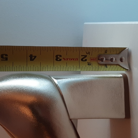 New Marc Fisher Gold Zala Heels 11 - Picture 15 of 15